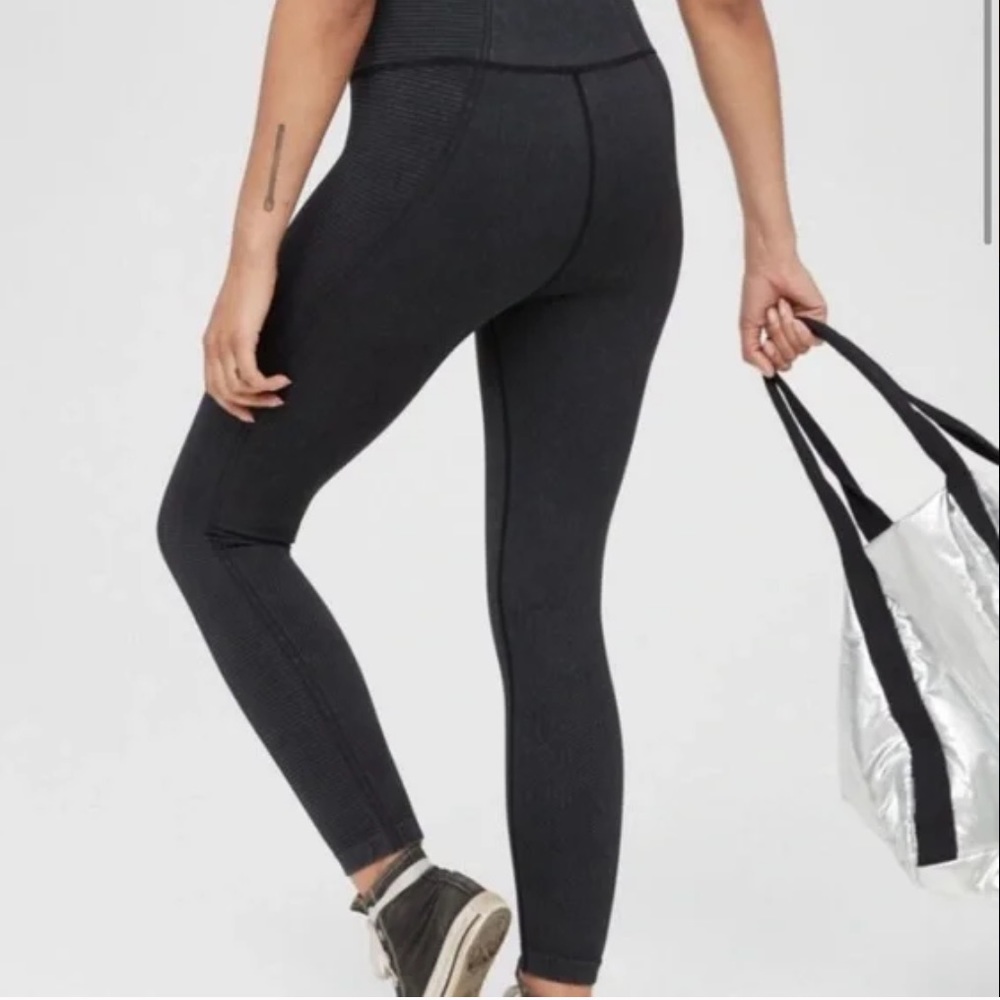 American Eagle OFFLINE Seamless High-Waisted Leggings Size S